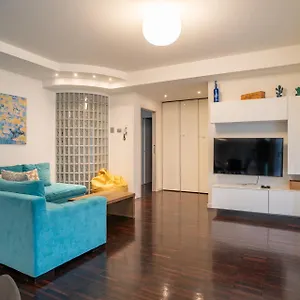 Apartment Authentic Yet Modern Retreat In Center, Lecco